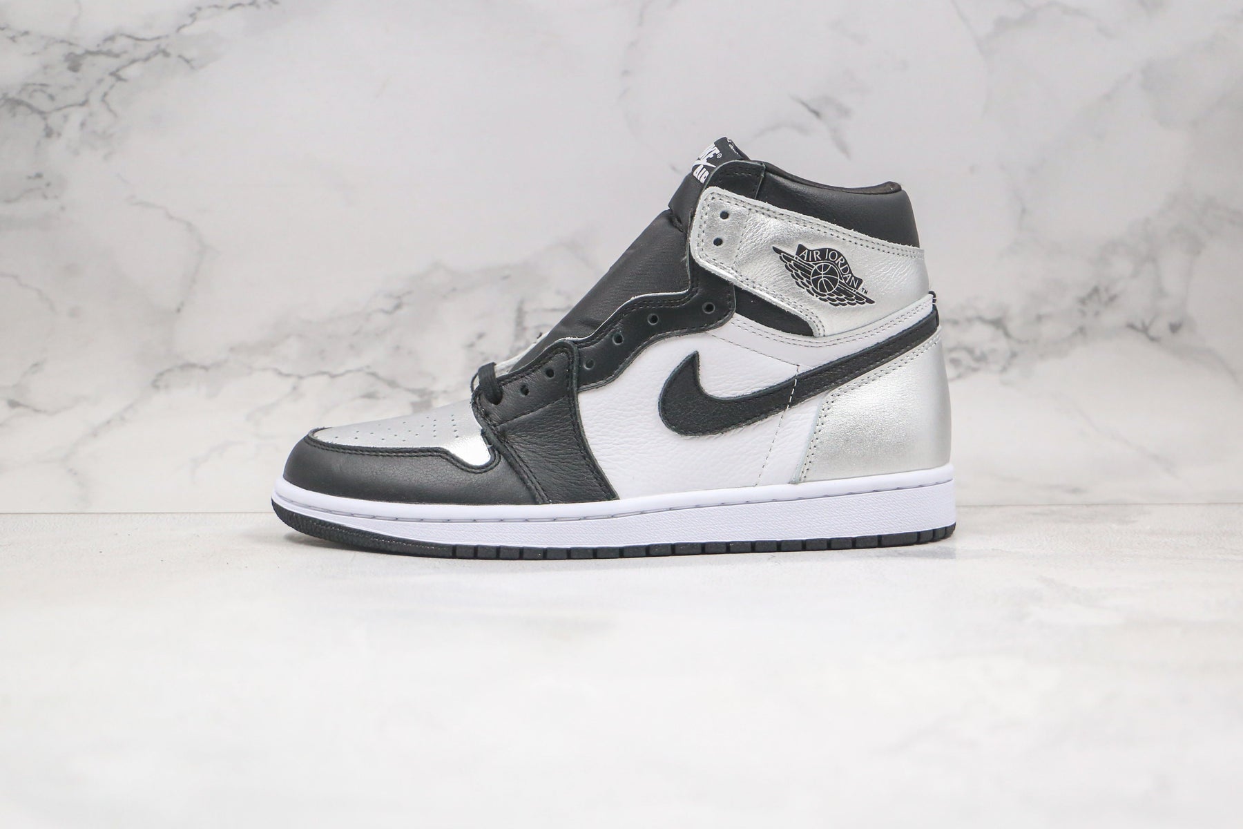 Jordan 1 Retro High Silver Toe