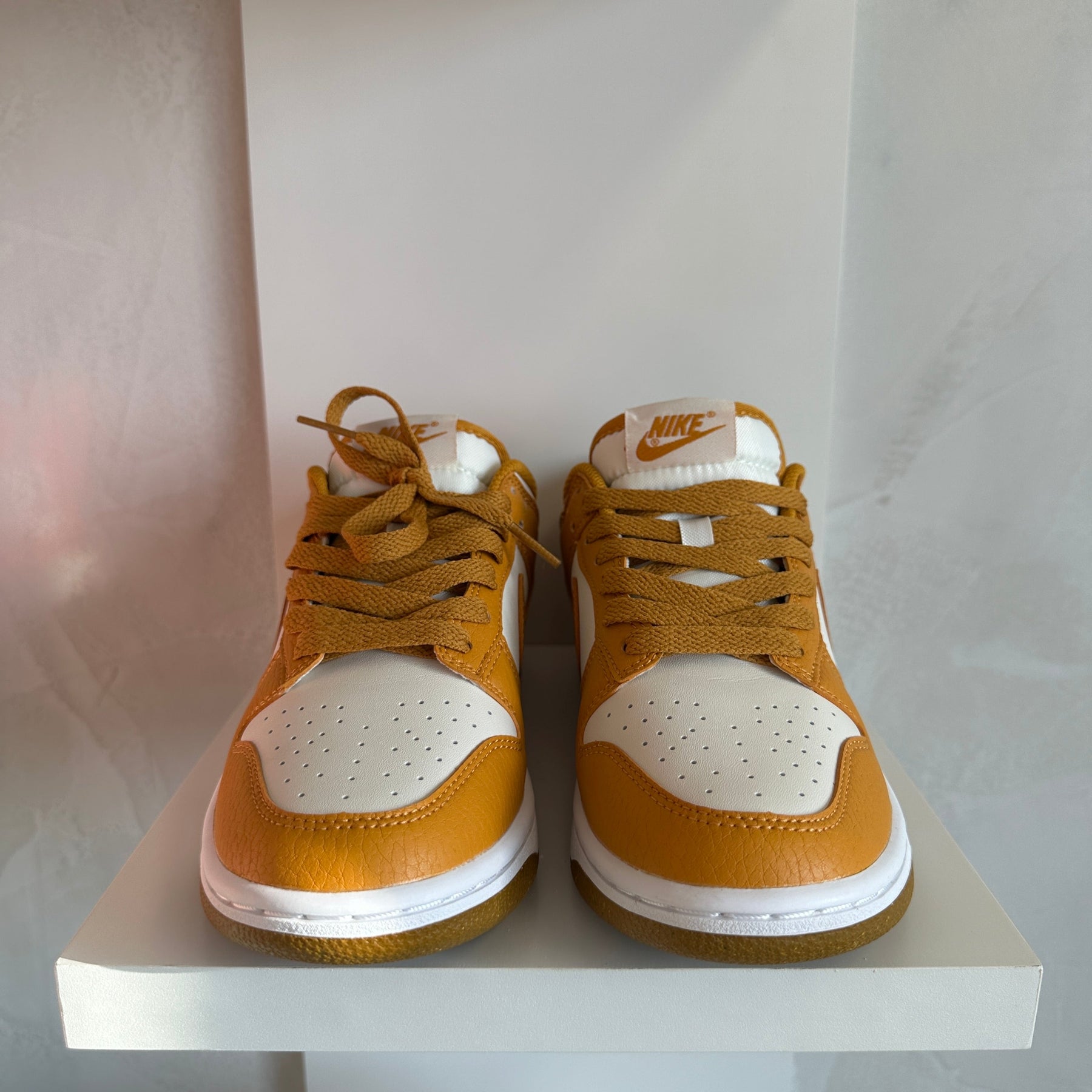 Nike Dunk Low Next Nature Phantom Gold Suede (Pronta Entrega)