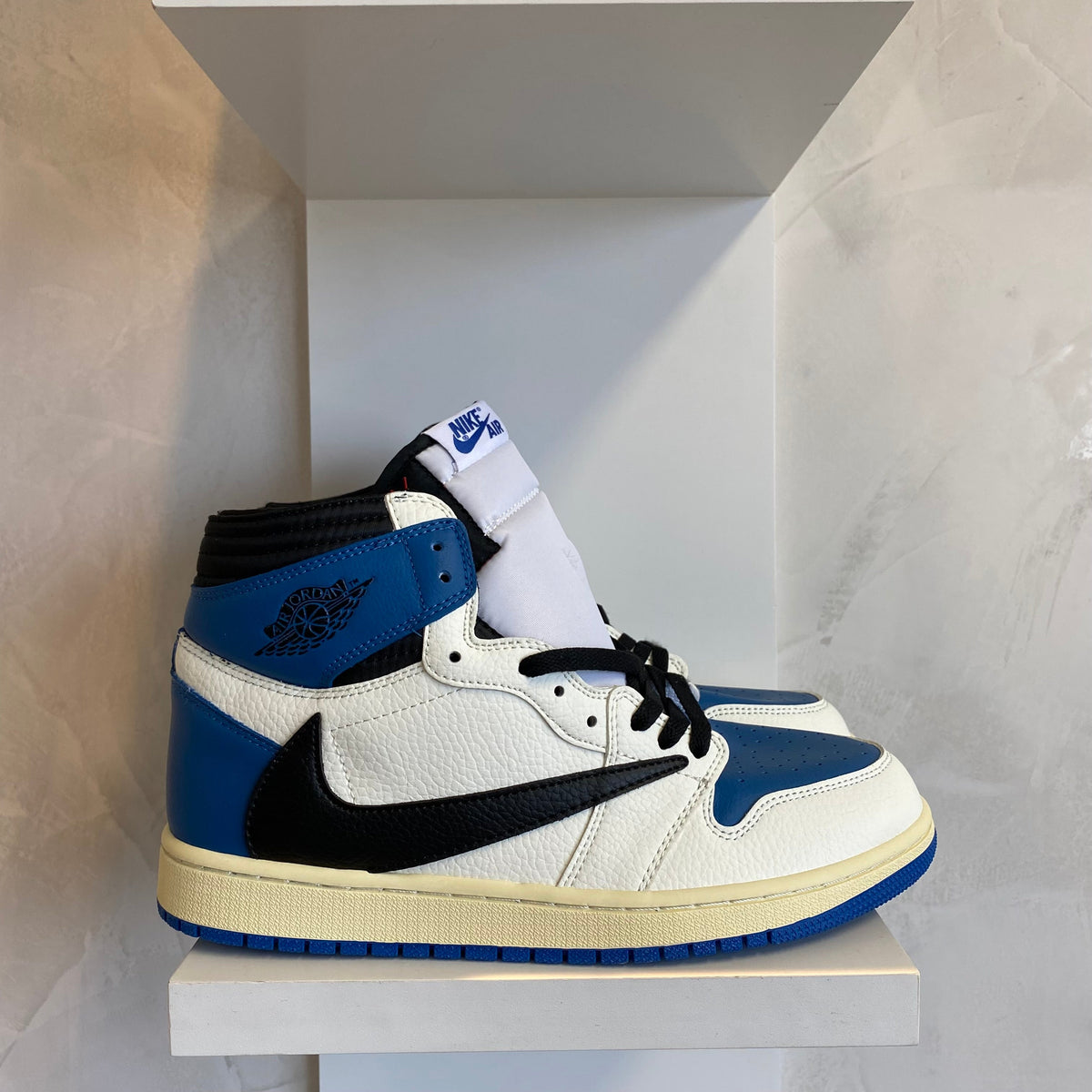 Jordan 1 High OG SP Fragment x Travis Scott (Pronta Entrega)