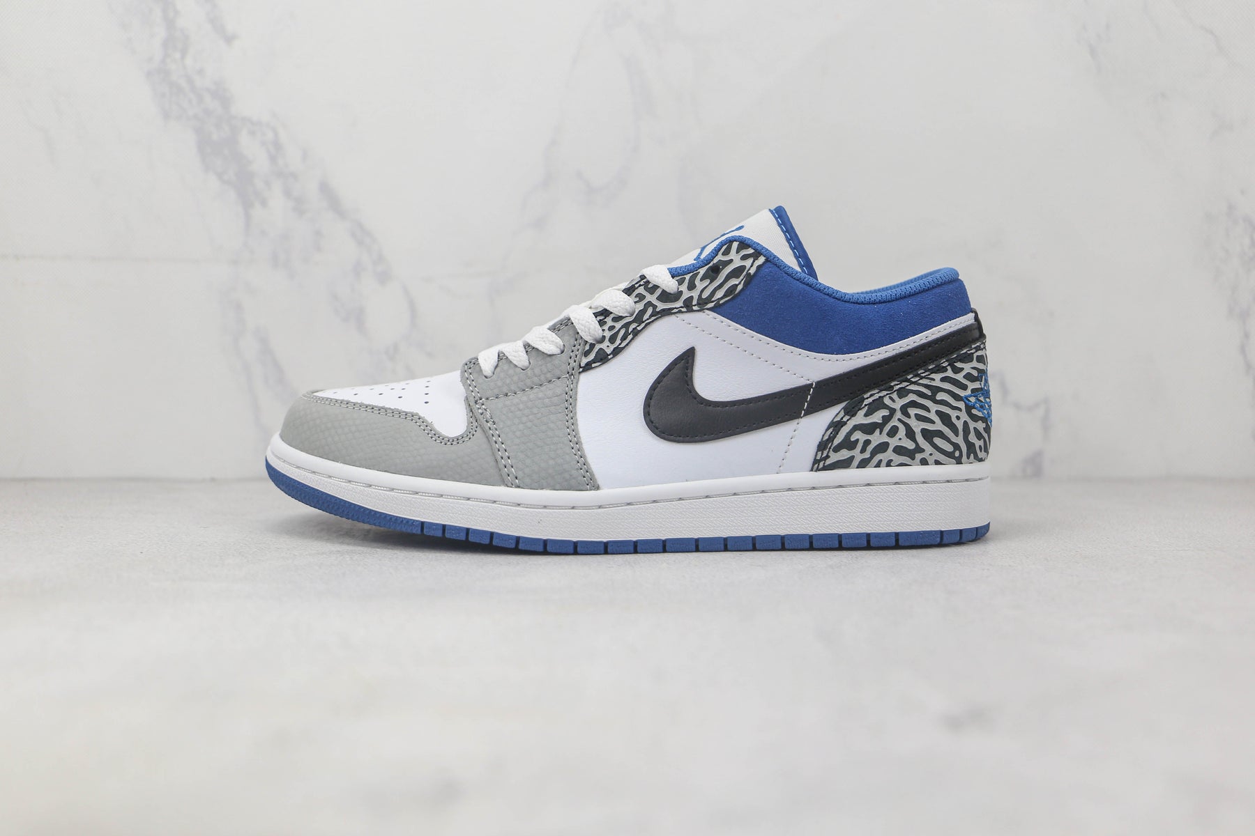 Jordan 1 Low SE True Blue