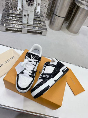 Tênis LV Trainer White Black